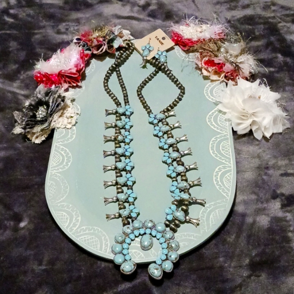 Tanie necklace and earrings turquoise color